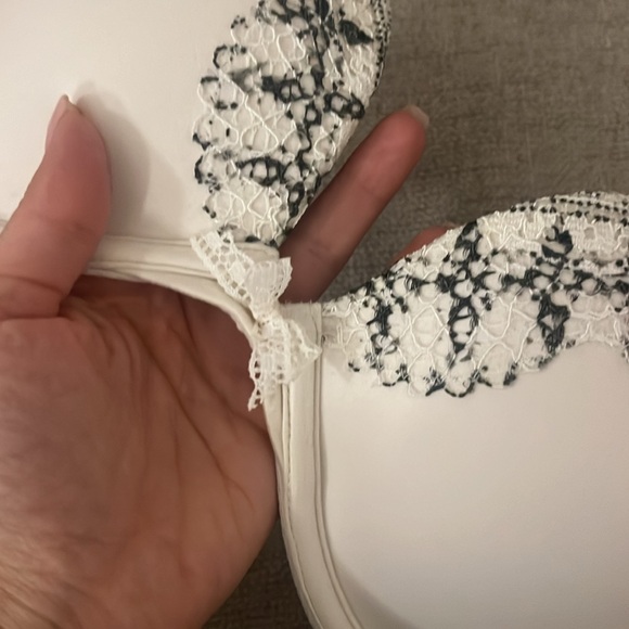 Victoria’ Secret bra - Picture 3 of 5